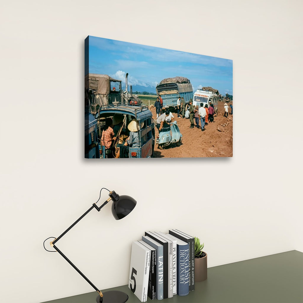 Vietnam War Canvas Wall Art – Chaos on the Road to Ben Hue | 5-Panel Level Military History Print